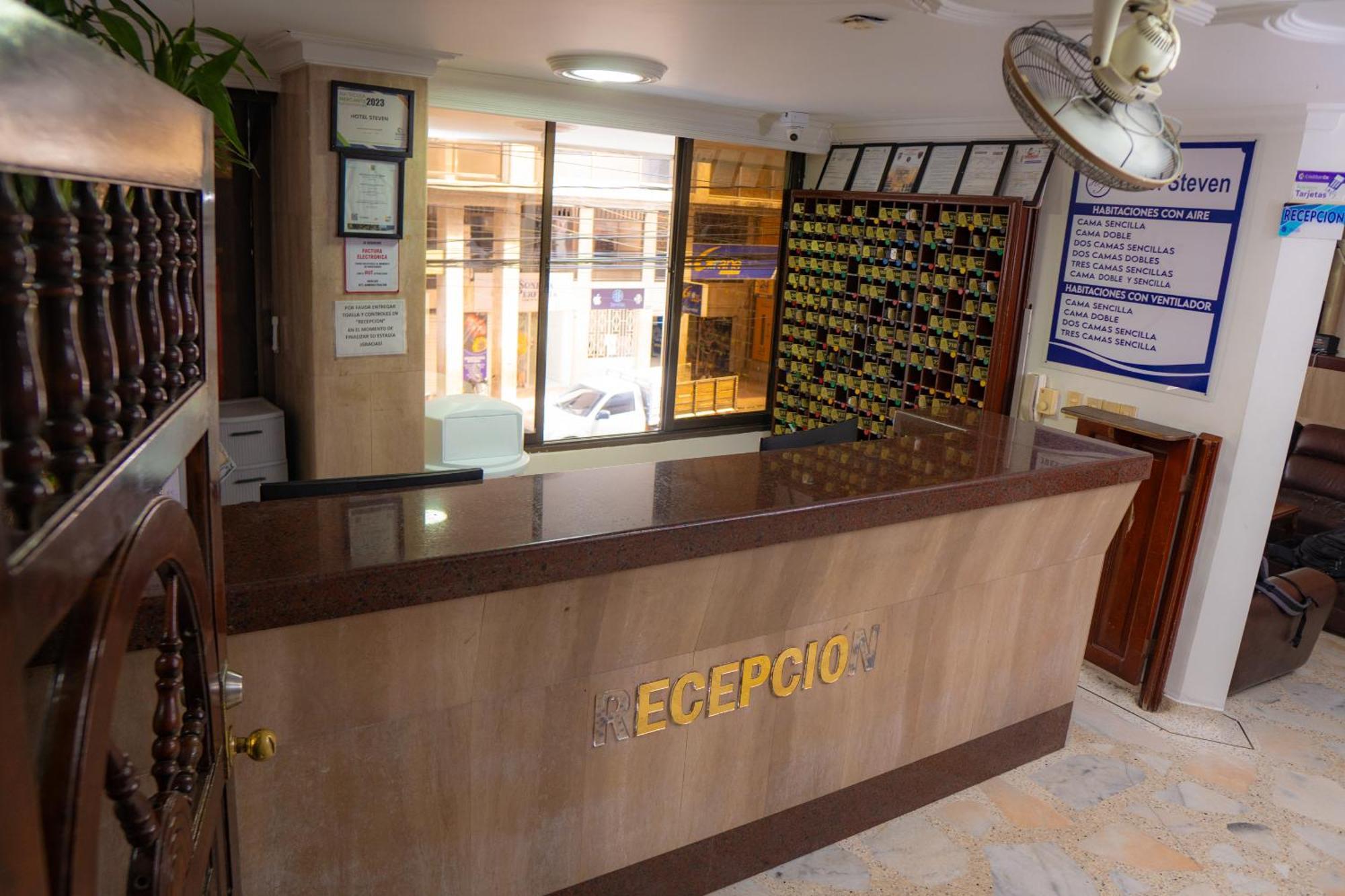 Hotel Steven Buenaventura Bagian luar foto