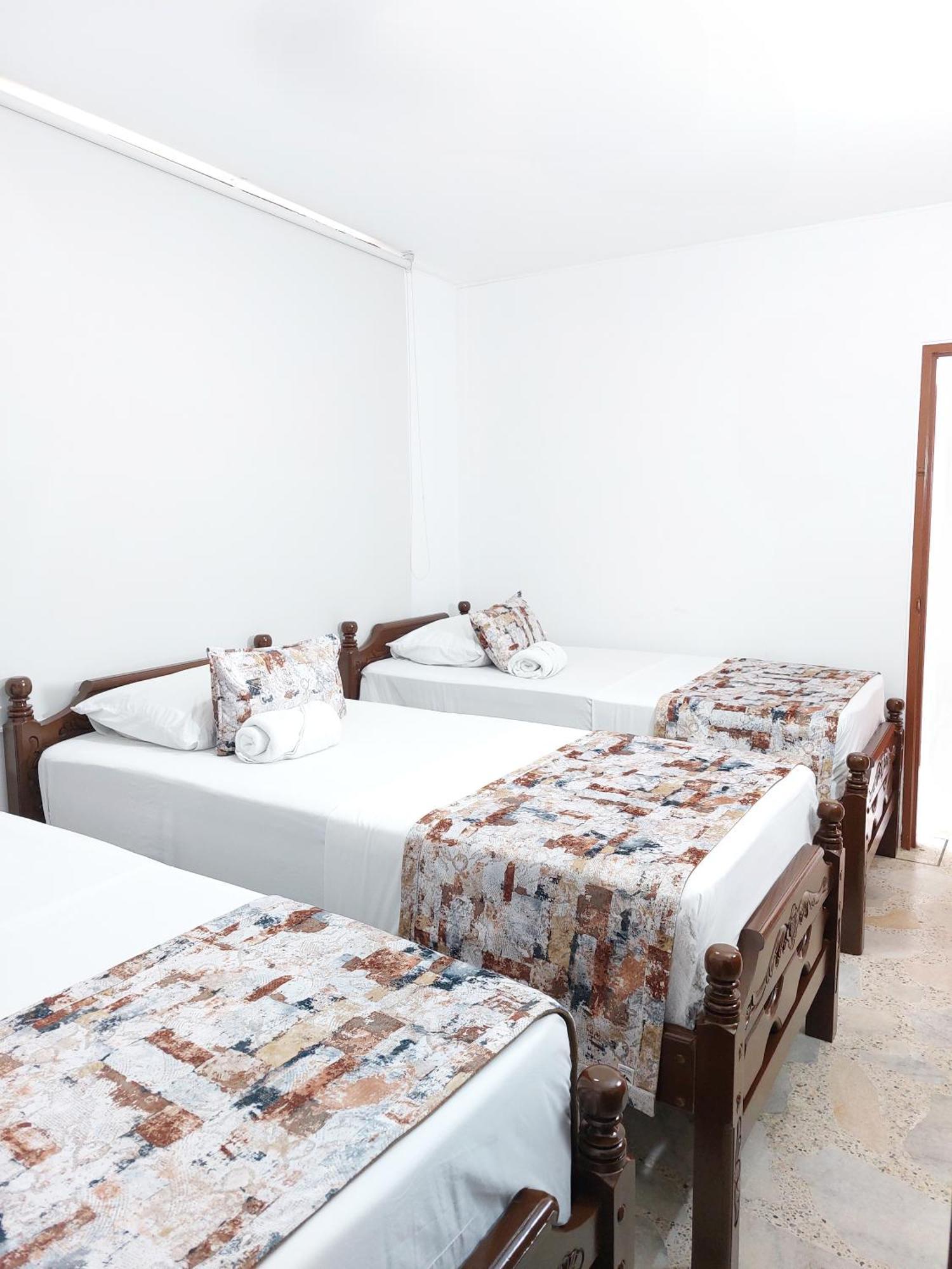 Hotel Steven Buenaventura Bagian luar foto